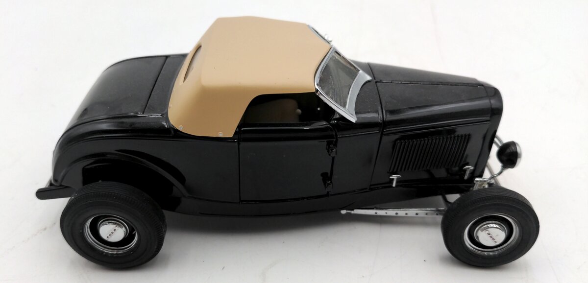 Danbury Mint 1:24 Scale Diecast 1932 Ford Deuce Highboy VG
