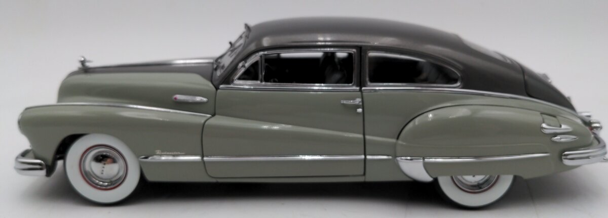Danbury Mint 1948 1:24 1948 Buick Roadmaster Coupe VG