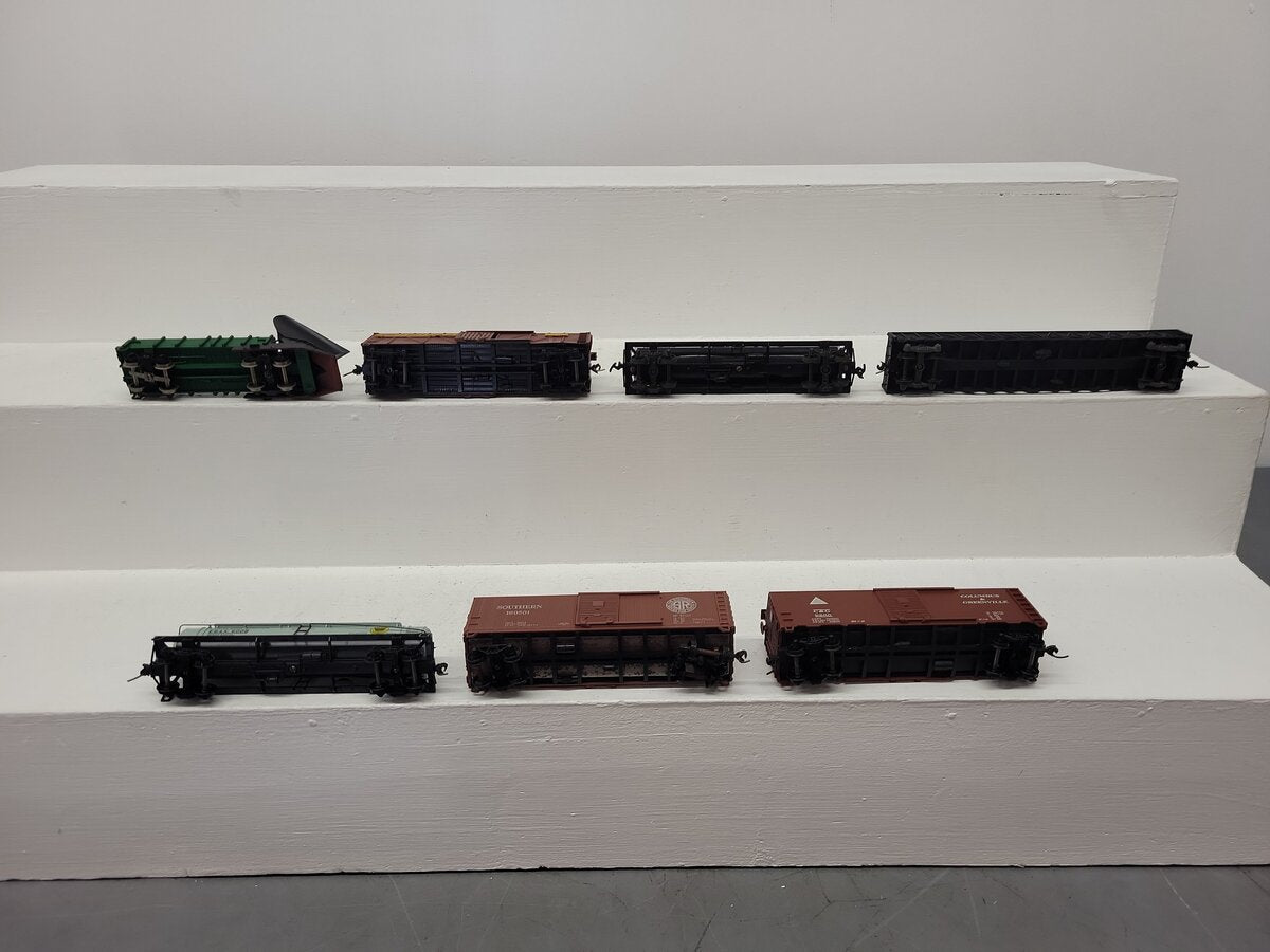 HO Scale Assorted Freight Cars #195, #9260, #160501, #6008, #270 [7] EX