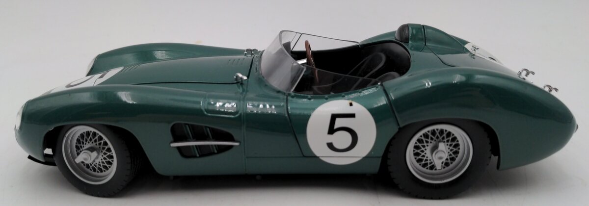 Shelby Collectibles 5901 1:18 1959 Aston Martin DBR1 #5 Race Car (Green) VG