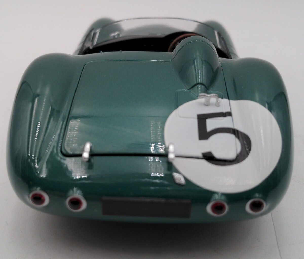 Shelby Collectibles 5901 1:18 1959 Aston Martin DBR1 #5 Race Car (Green) VG
