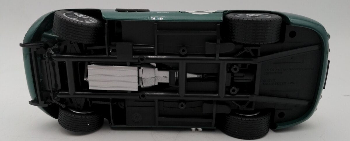 Shelby Collectibles 5901 1:18 1959 Aston Martin DBR1 #5 Race Car (Green) VG