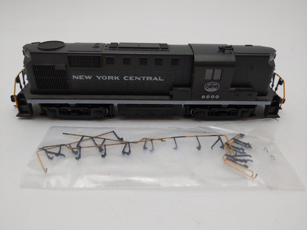 Atlas 7095 HO Scale New York Central RS-11 Diesel Locomotive #8000 VG