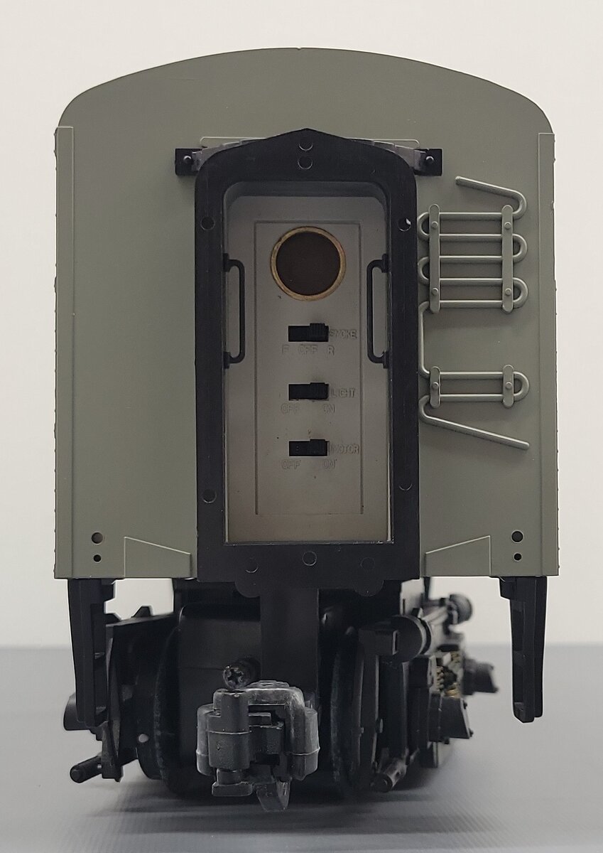 Aristo-Craft 22000 G Scale Undecorated FA-1 Diesel Locomotive VG/Box