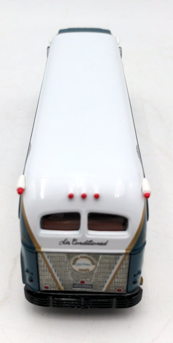 Corgi 98462 1:50 Atlantic Greyhound Lines Yellow Coach 743 Bus LN