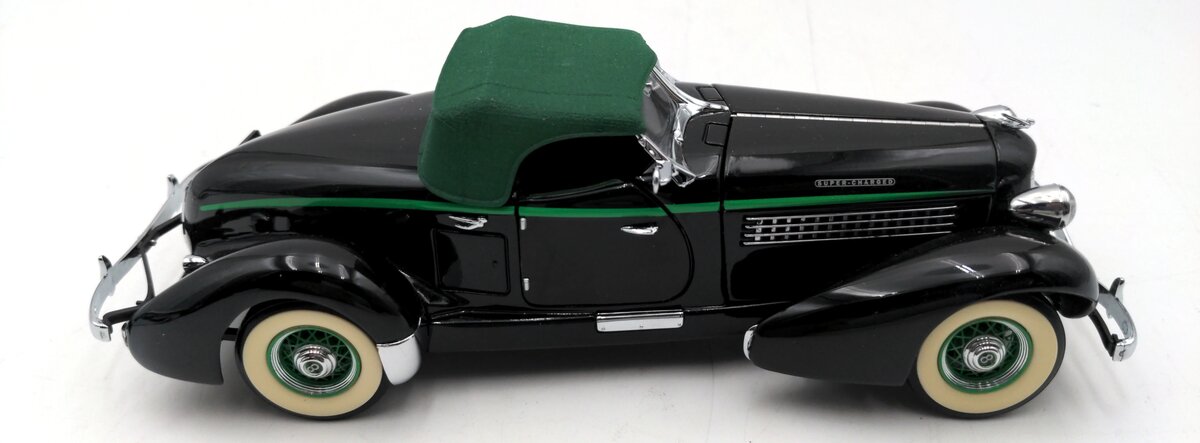Franklin Mint B11XX97 1:24 1935 Auburn 851 Boattail Speedster in Green LN