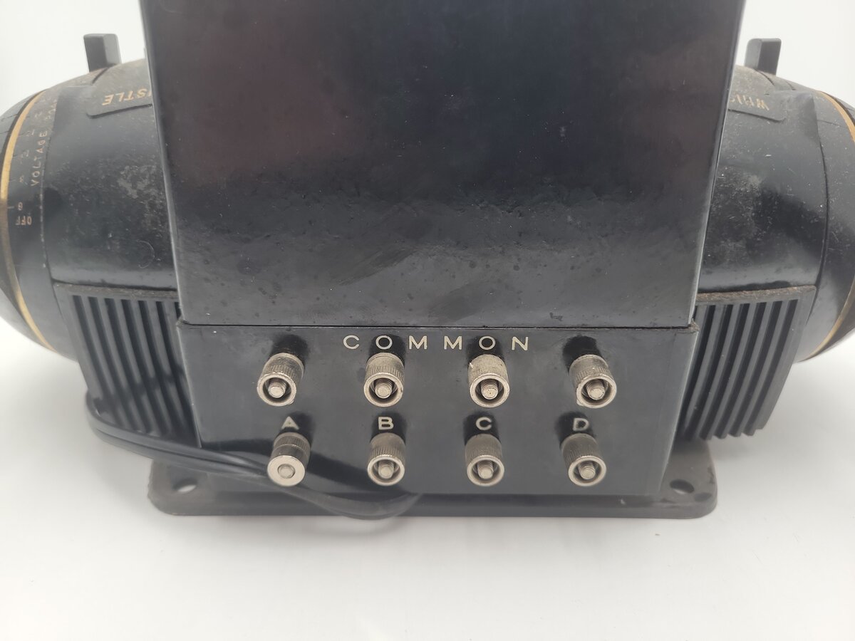 Lionel ZW Vintage O Gauge Trainmaster 275 Watt Transformer with Whistle
