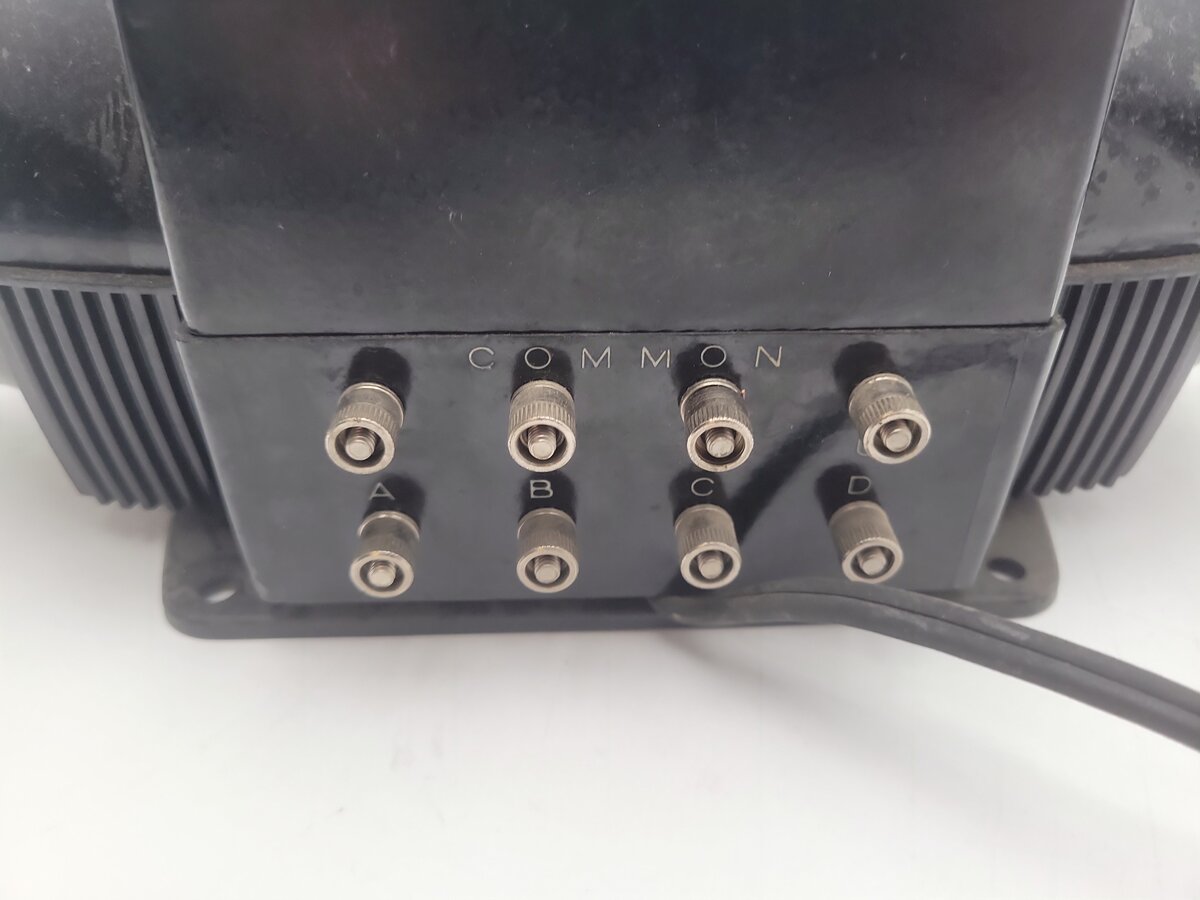 Lionel ZW Vintage O Gauge Trainmaster 275 Watt Transformer with Whistle