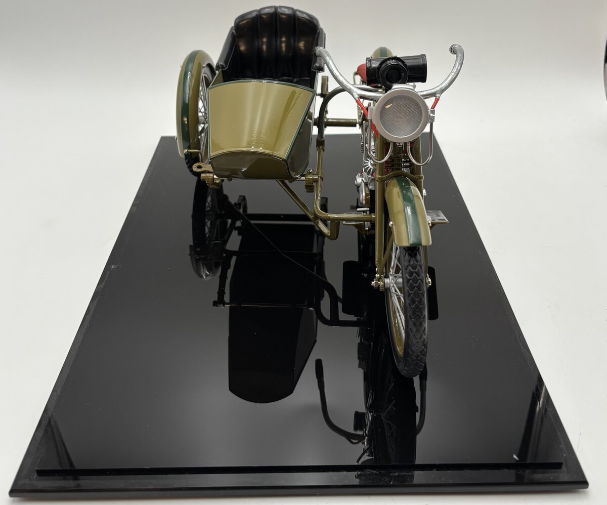 Franklin Mint 1:10 1917 Harley-Davidson Model 17-F/17-J Military Motorcycle EX