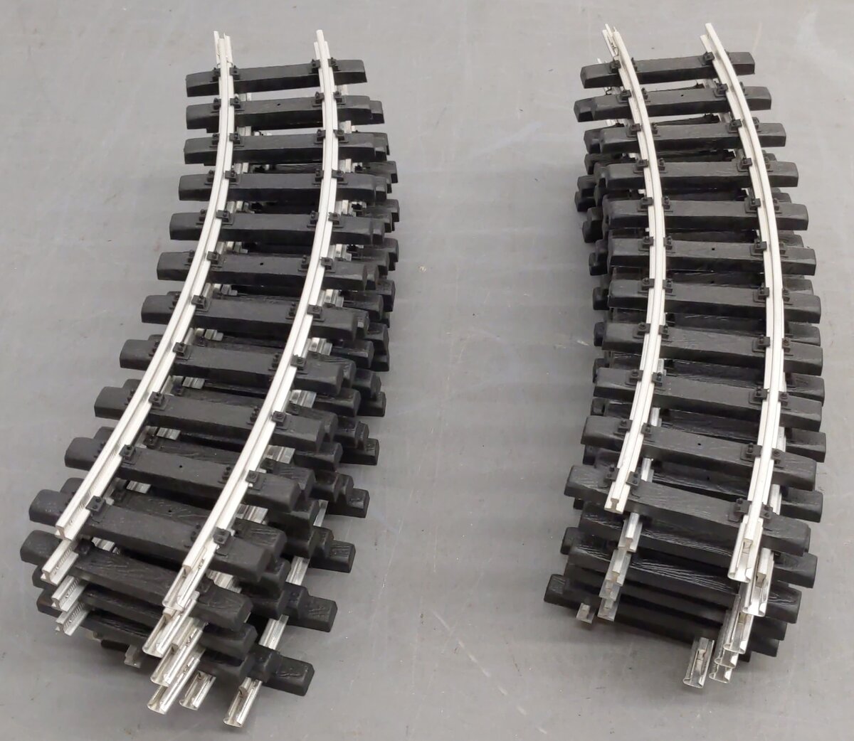 Aristo-Craft 12111 Euro Style 4' Aluminum Curved Track Sections [12] VG