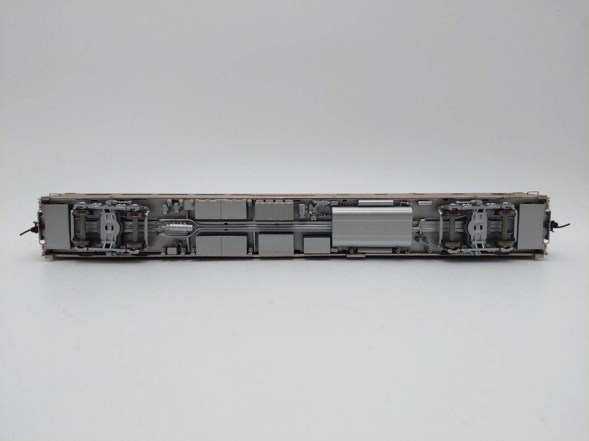 Broadway Limited 528 HO WP/CZ 'Silver Platter' Diner Passenger Car #842 EX/Box
