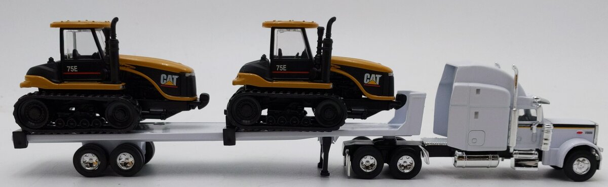 Norscot 55082 1:64 Peterbilt Caterpillar Hauler with Challenger 75E Tractors LN/Box