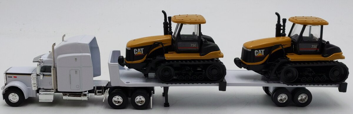 Norscot 55082 1:64 Peterbilt Caterpillar Hauler with Challenger 75E Tractors LN/Box