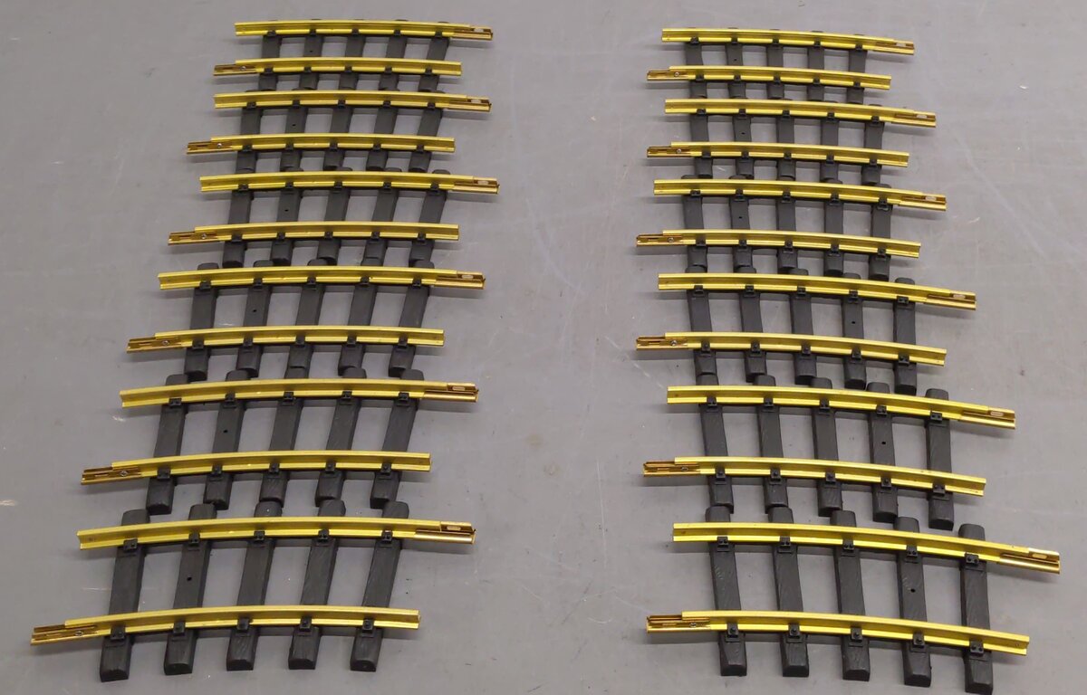 Aristo-Craft 11101 Euro Brass 4 Ft Diameter 1/2 Curved Track Sections [12] VG/Box
