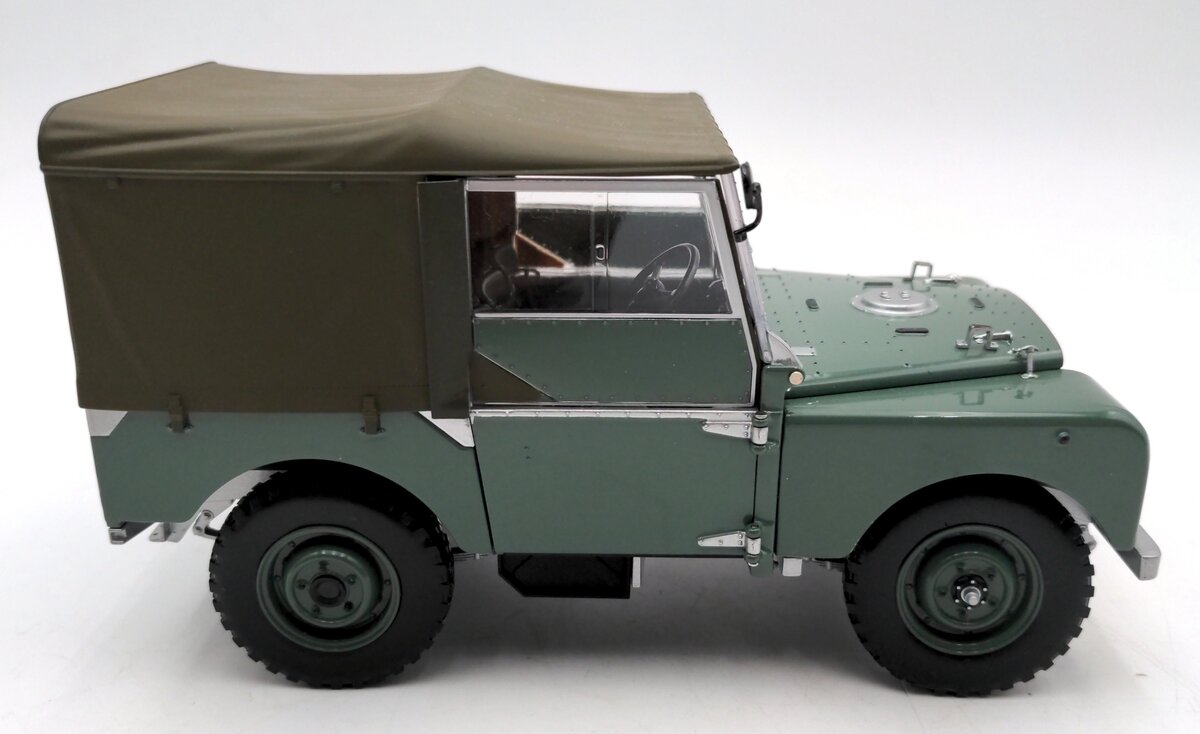Minichamps 1:18 Scale Diecast 1948 Land Rover Series I EX