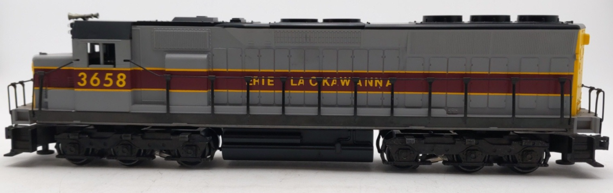 Williams 4251 O Gauge Erie Lackawanna SD-45 Diesel Loco With Horn #3658 EX