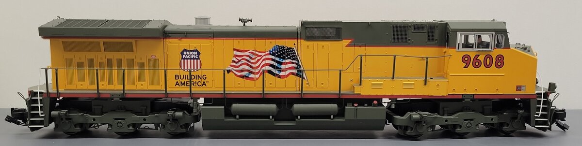 Aristo-Craft 23010 UP Flag & Wings Dash 9-44CW Diesel Locomotive #9608 EX/Box