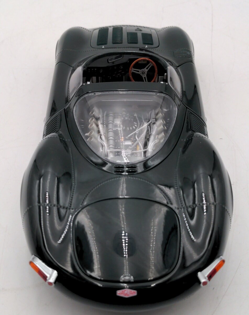 AutoArt 1:18 Scale Diecast Jaguar XJ 13 LN
