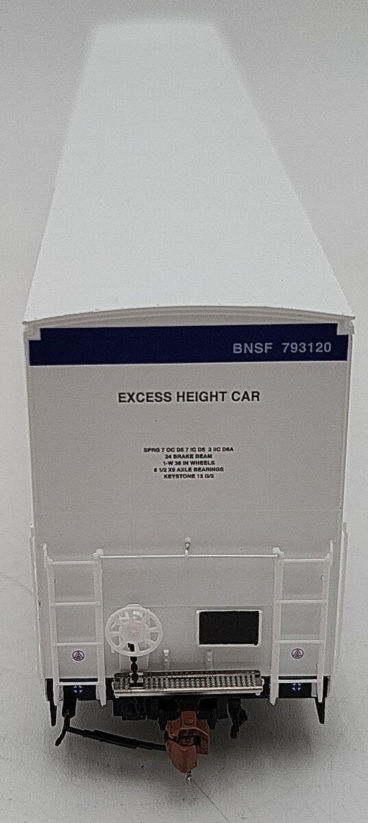 Scale Trains SXT41375 HO BNSF 82' 7883 Cu Ft Reefer #793120 EX/Box