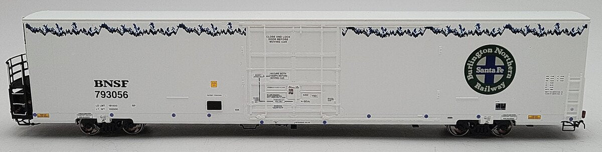 Scale Trains SXT41373 HO BNSF Trinity 82' 7883 Cu Ft Reefer #793056 EX/Box