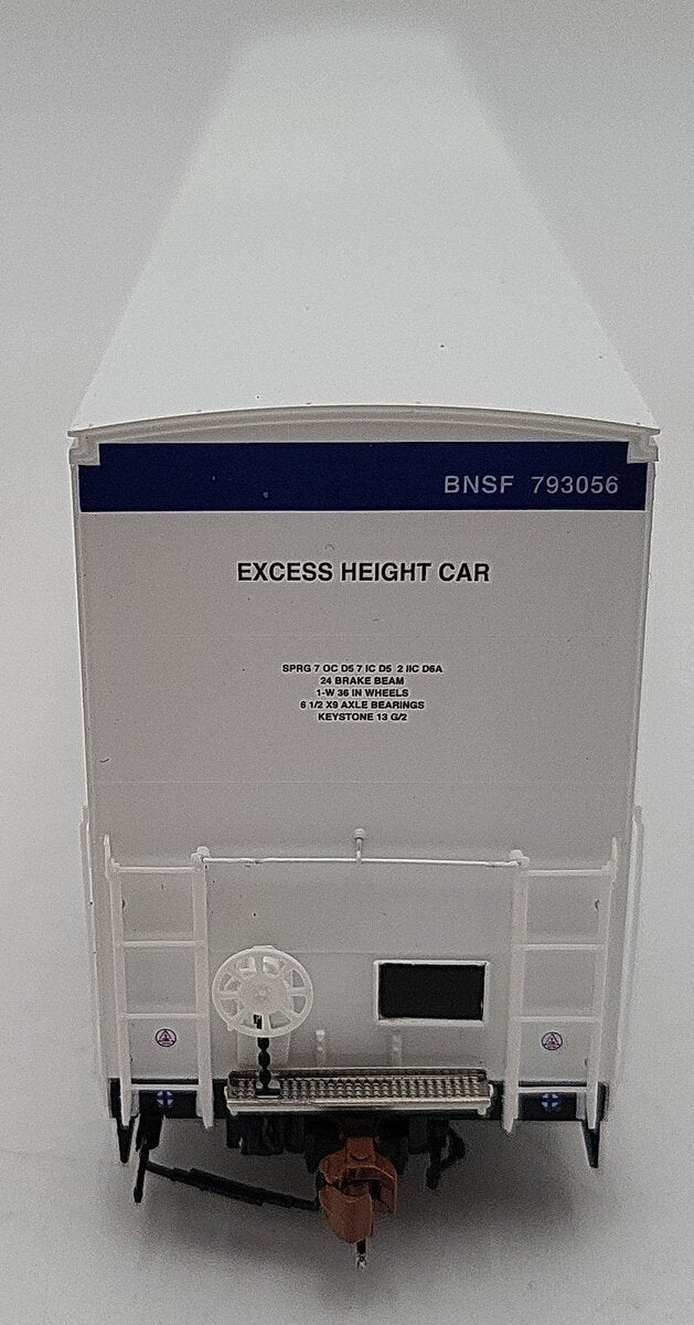 Scale Trains SXT41373 HO BNSF Trinity 82' 7883 Cu Ft Reefer #793056 EX/Box