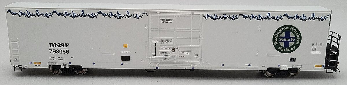 Scale Trains SXT41373 HO BNSF Trinity 82' 7883 Cu Ft Reefer #793056 EX/Box