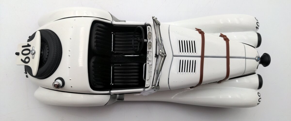 AutoArt 83845 1:18 Diecast BMW 328 Roadster Mille Miglia 1938 #109 VG