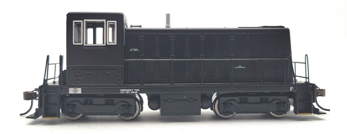 Bachmann 60610 HO Painted & Unlettered GE 70-Tonner Diesel Locomotive w/DCC LN/Box