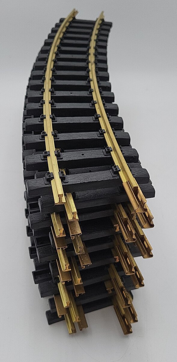 Aristo-Craft 11600 G Scale European Syle Brass 8' Diameter Curved Track (16) EX