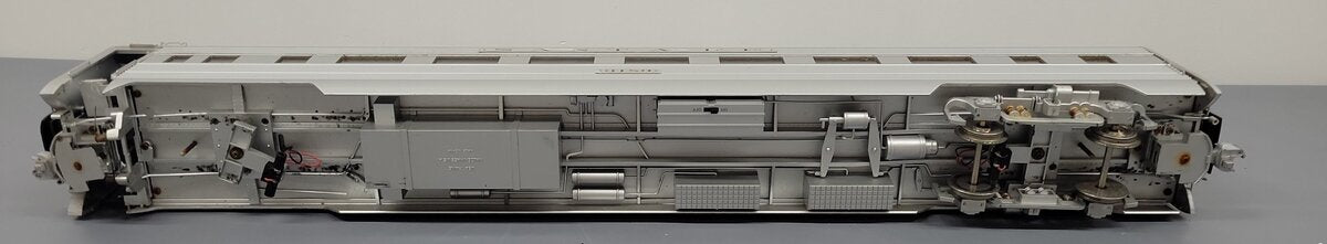 USA Trains R31001-2 Santa Fe Super Chief Coach Car #3189