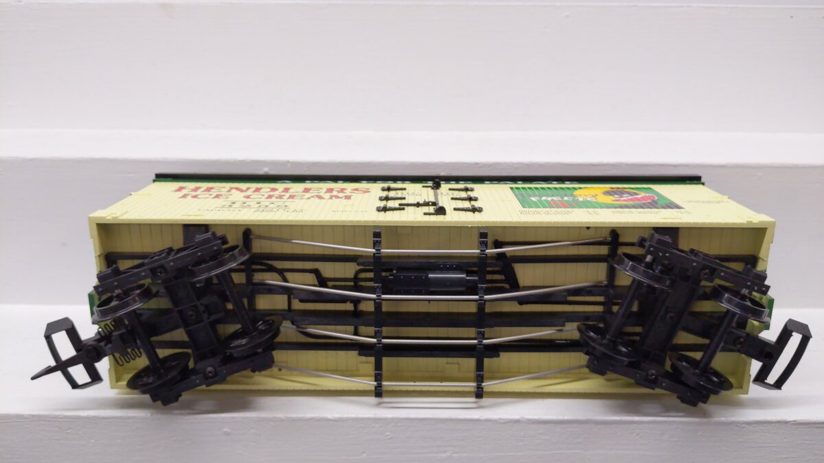 USA Trains 16232 G Hendlers Ice Cream Refrigerator Car EX/Box