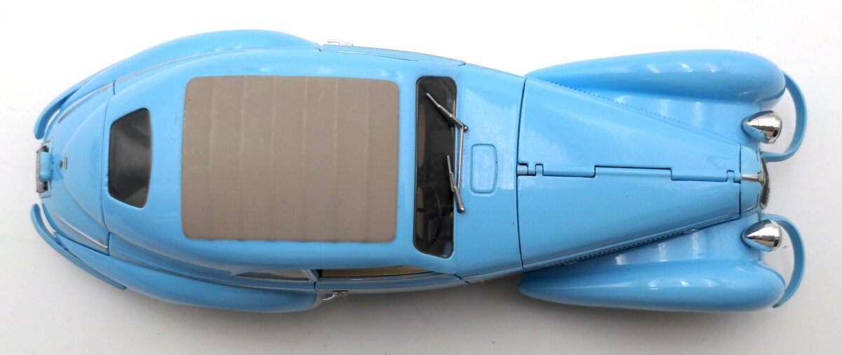 Minichamps 1:24 Diecast 1938 8C 2900 B Lungo Touring EX