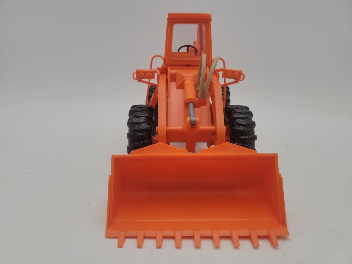 Preiser 5206 G International Harvester Payloader H-65C Type Front Loader Tractor EX/Box