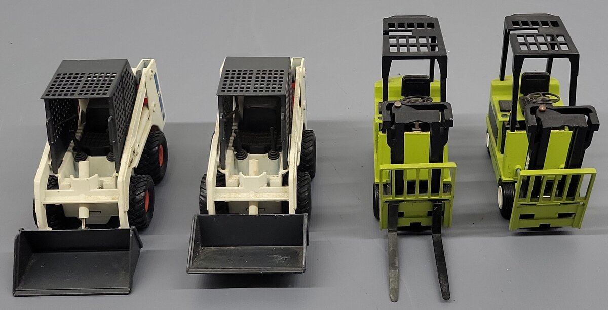 Conrad & Clover Diecast Forklifts & Loader; 2971 x 2, 4431 x 2 [4] VG