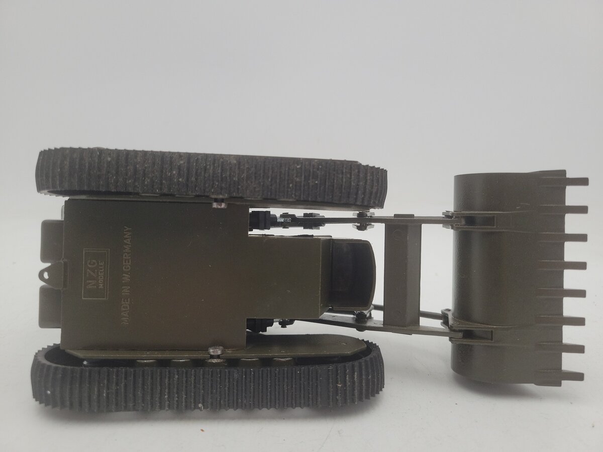 NZG 108 1:24 Caterpillar 941 Track Loader - Military EX