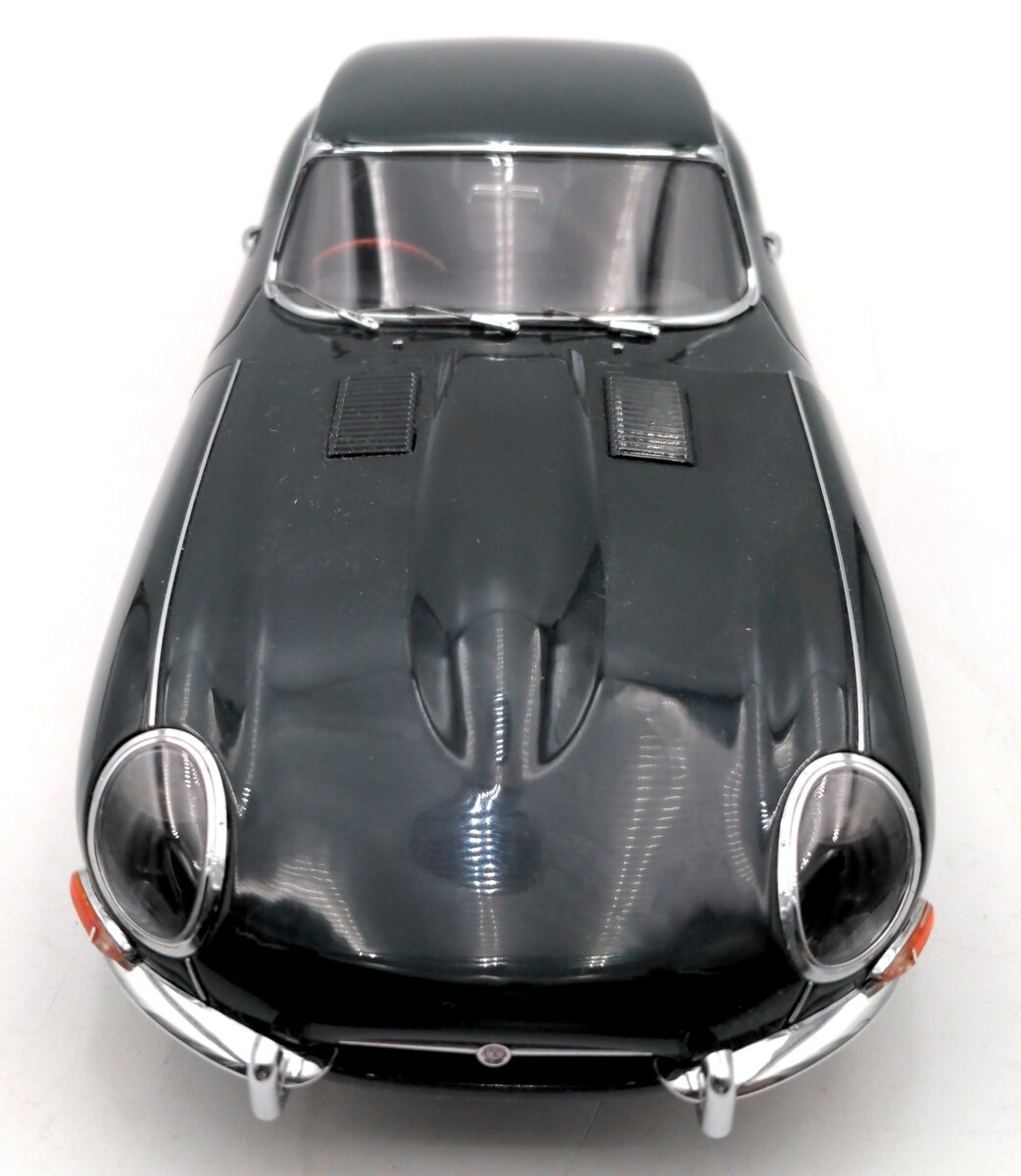 AutoArt 73612 1:18 Jaguar E-Type Coupe I 3.8 in Green w/ Wire-Spoke Wheels LN