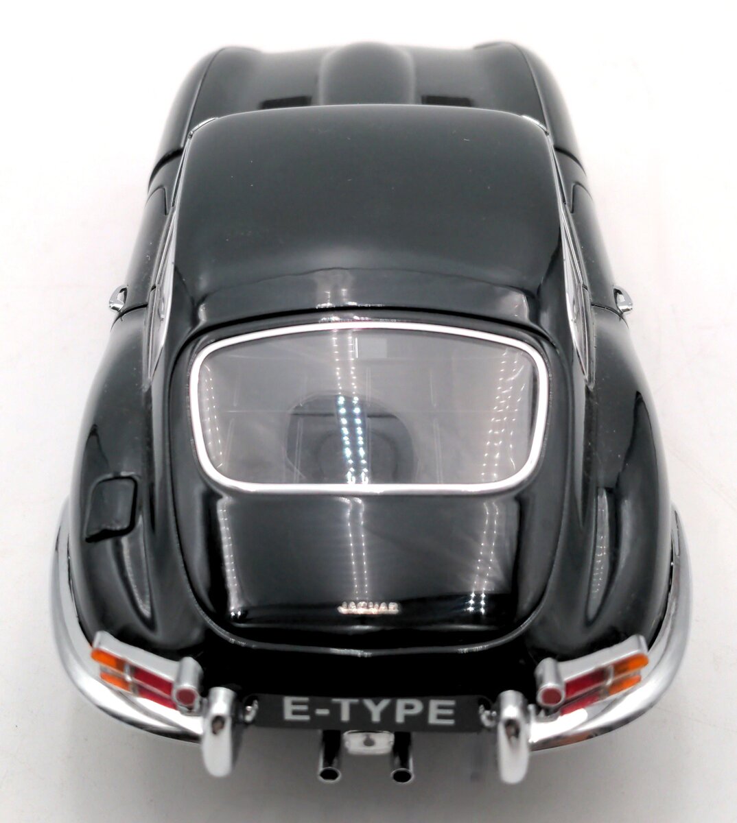 AutoArt 73612 1:18 Jaguar E-Type Coupe I 3.8 in Green w/ Wire-Spoke Wheels LN