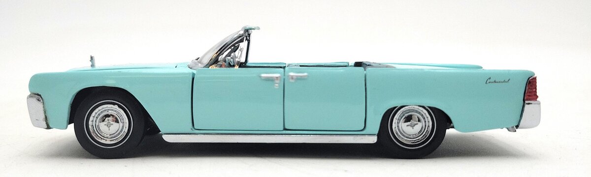 Franklin Mint B14PW05 1:43 Scale Diecast 1961 Lincoln Continental Convertible EX