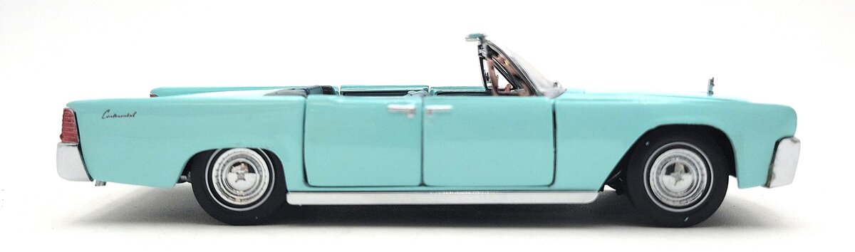 Franklin Mint B14PW05 1:43 Scale Diecast 1961 Lincoln Continental Convertible EX