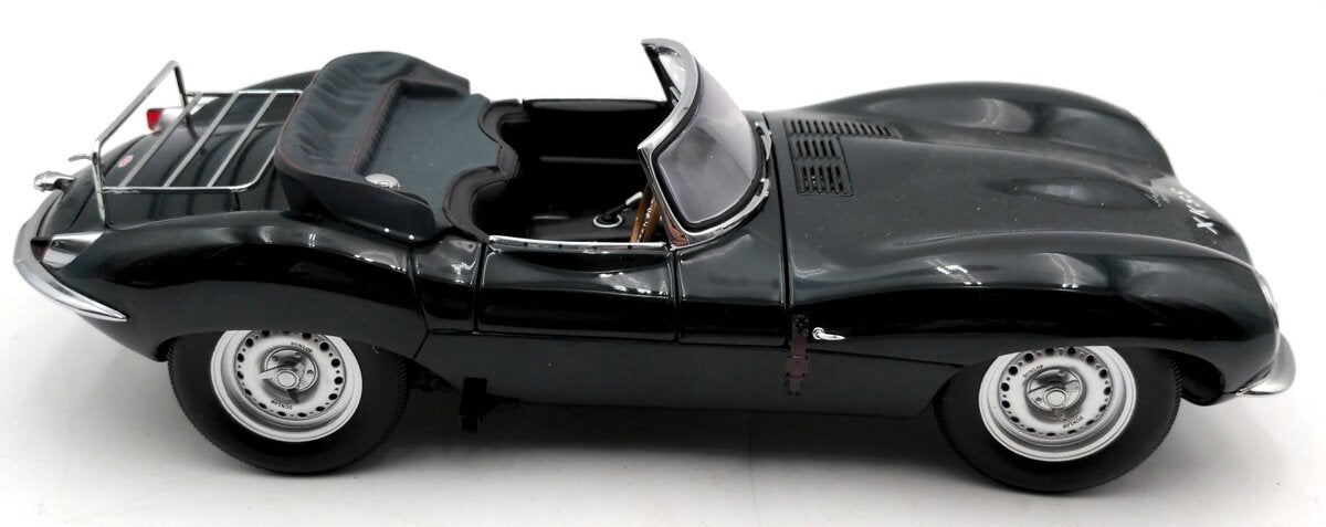 AutoArt 73526 1:18 1956 Steve McQueen Jaguar XK-SS LN