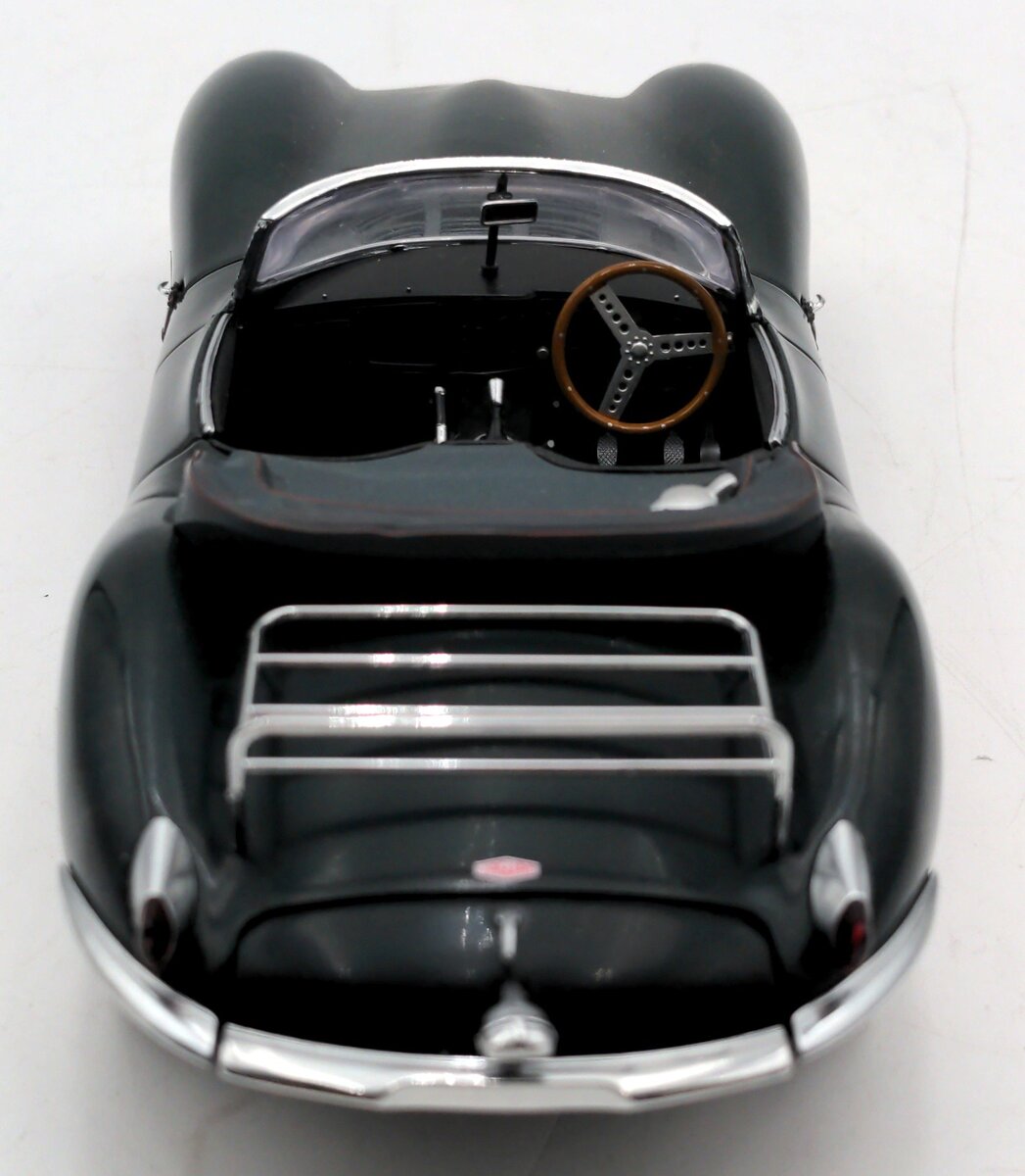 AutoArt 73526 1:18 1956 Steve McQueen Jaguar XK-SS LN