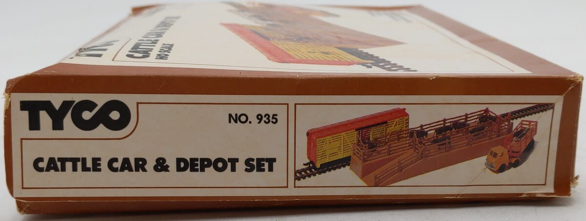 Tyco 935 HO Fully Decorated Cattle Car & Depot Set Building Kit EX/Box
