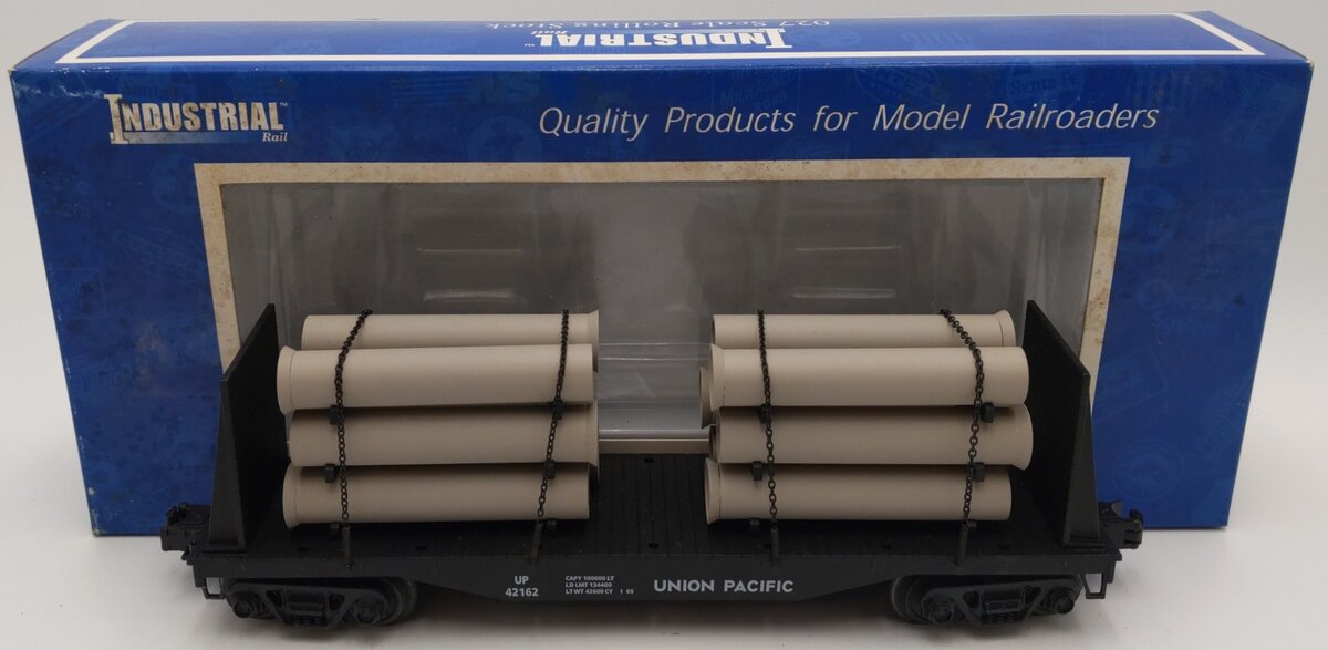 Industrial Rail 7004 O Gauge Union Pacific Bulkhead Flatcar w/ Pipe Load #42162 EX/Box