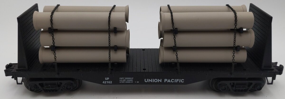 Industrial Rail 7004 O Gauge Union Pacific Bulkhead Flatcar w/ Pipe Load #42162 EX/Box