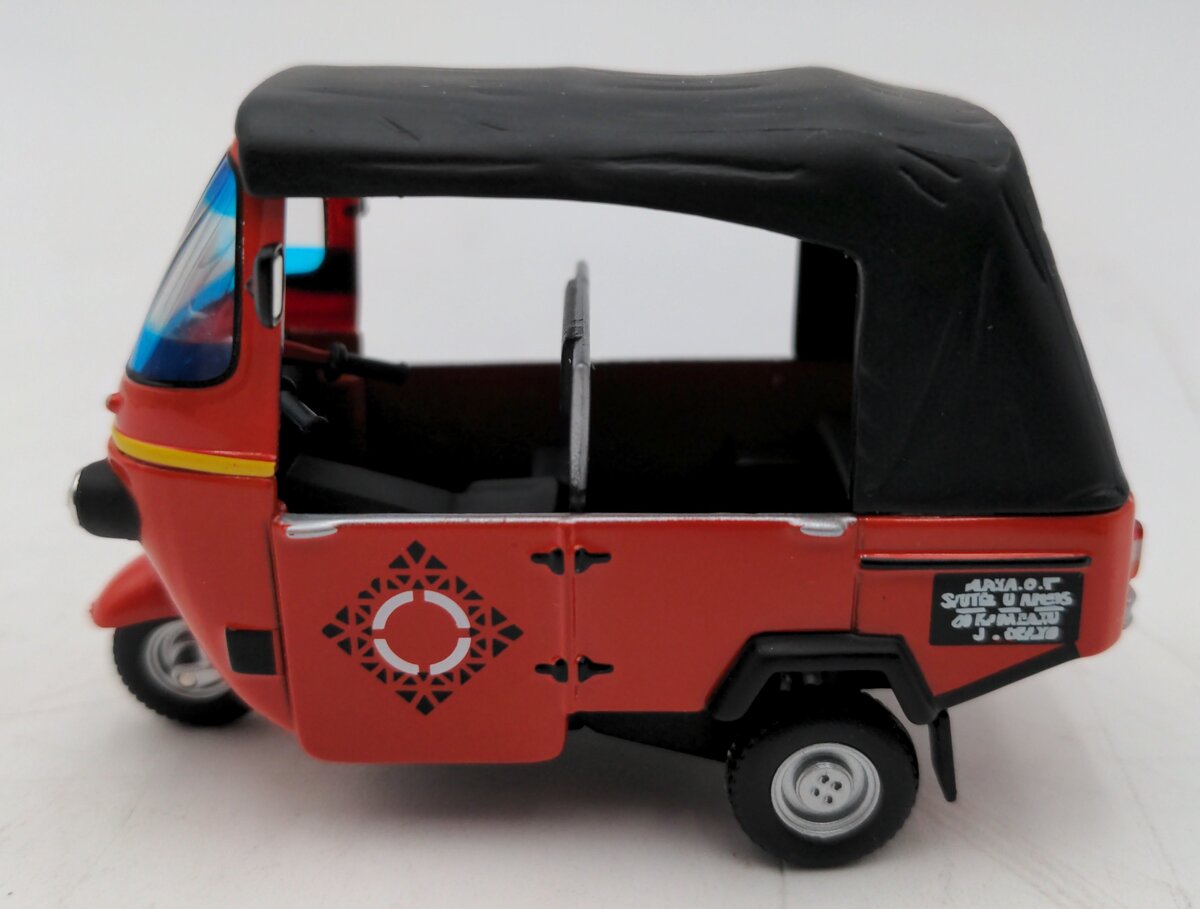 IXO CLC087 1:43 Bajaj Taxi Jakarta 1990 Vehicle Racecar LN