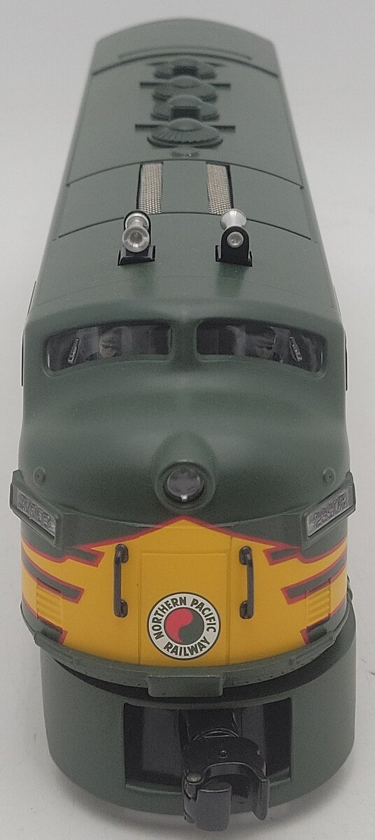 Lionel 6-14560 O Northern Pacific F3 Non-Powered A-Unit Diesel Locomotive #2390B EX/Box
