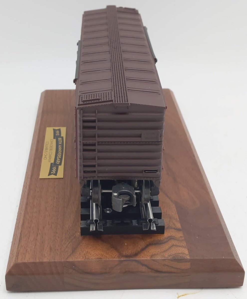 K-Line K759101 O Gauge John Deere Plow Company Boxcar w/ Display Base EX