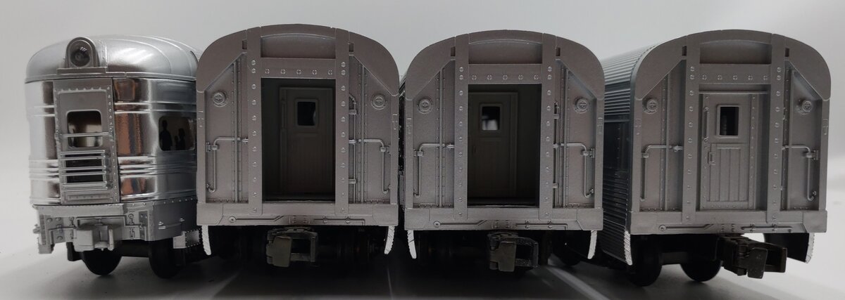 MTH 20-6015 O Union Pacific 60' Aluminum Passenger Car Set (Set of 4) EX