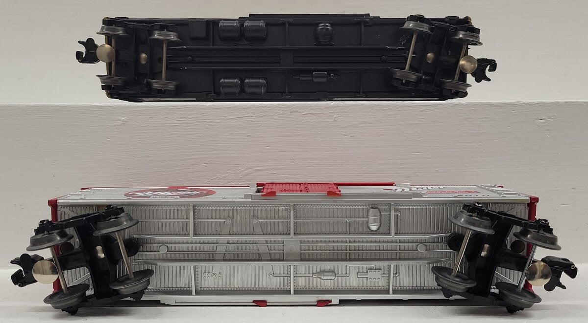 O Gauge Miller Light Beer Custom Refrigerator Cars: 9839 & 9810 [2] EX