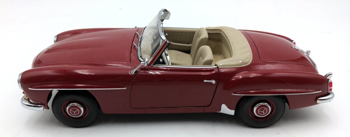 AutoArt 1:18 Scale Diecast Mercedes-Benz SL VG